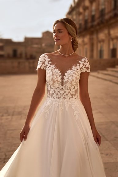 Brautkleid für reguläre Größen