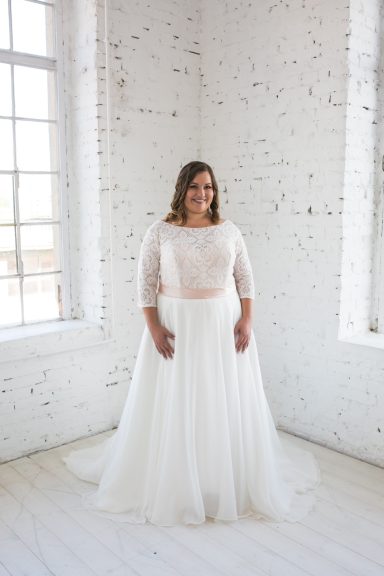 Curvy-Brautkleid