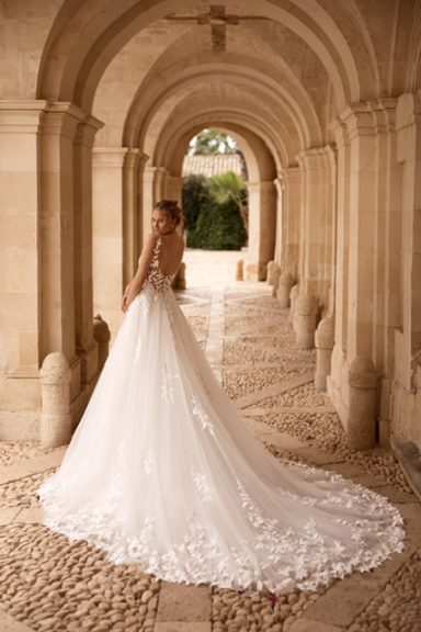Brautkleid für reguläre Größen